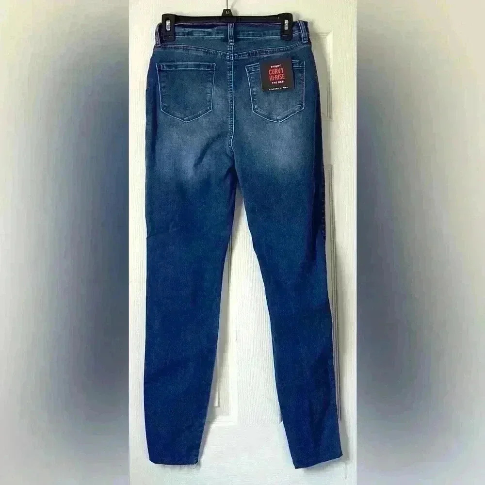 Juniors' Curvy High Rise Ripped Button-Fly Skinny Jeans - Picture 3 of 7